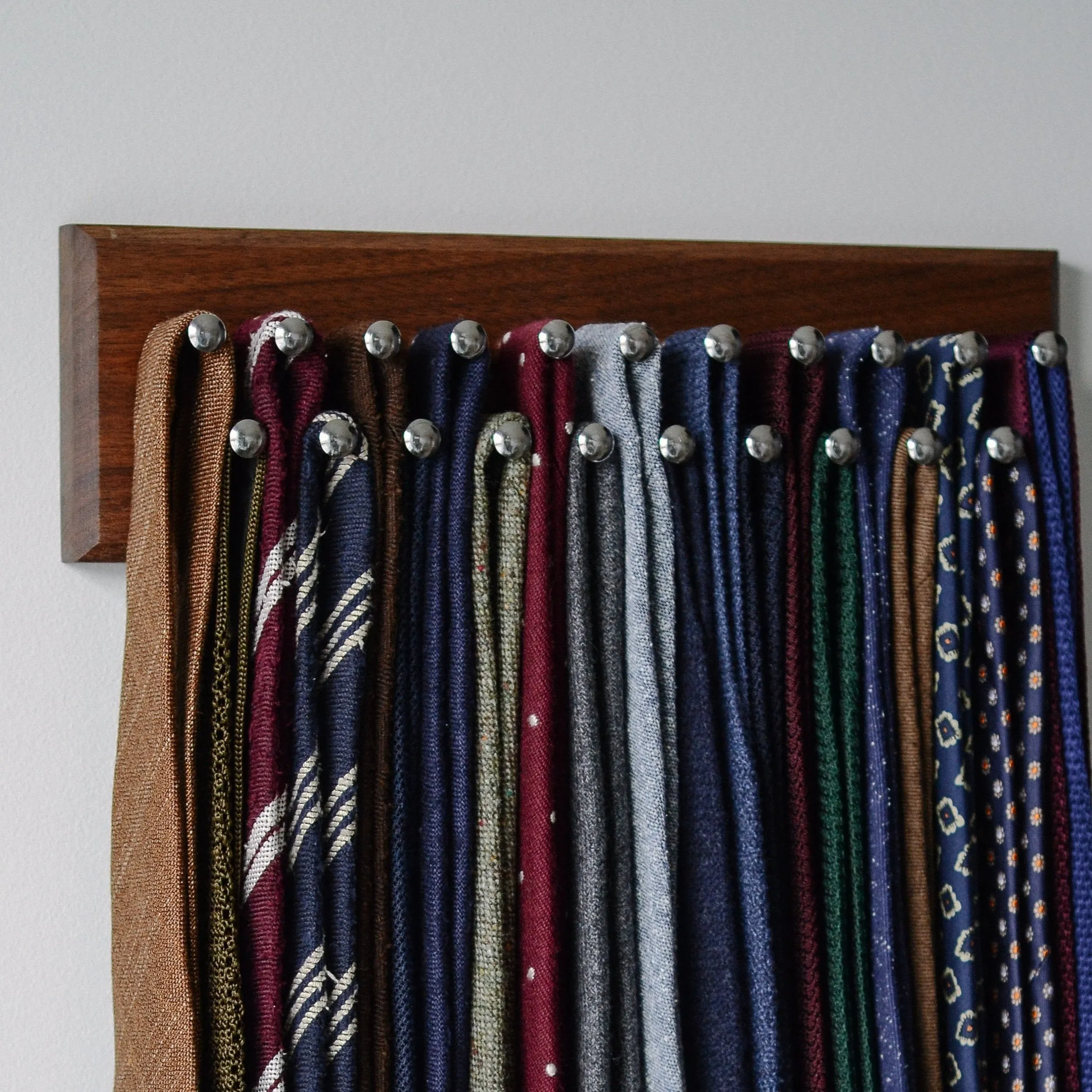 12" Tie Rack