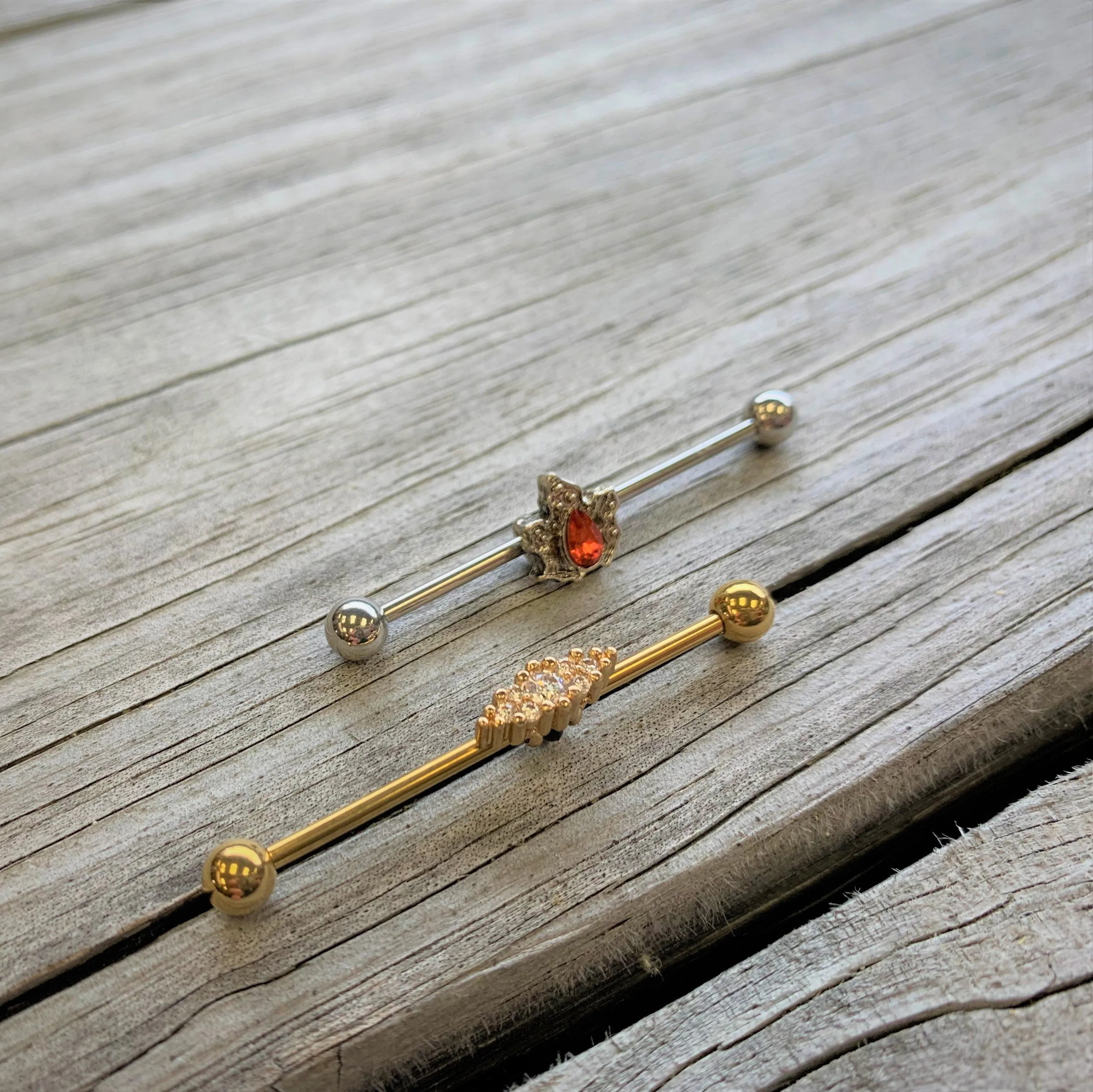 14 Gauge Red Gem Holiday Holly Leaf Christmas Industrial Barbell 38mm