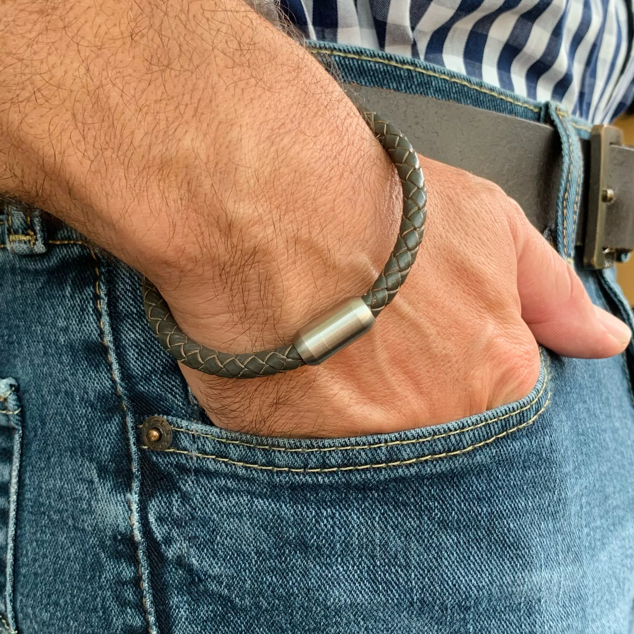 Brown Leather Men’s Bracelet Gunmetal Bullet Magnetic Clasp