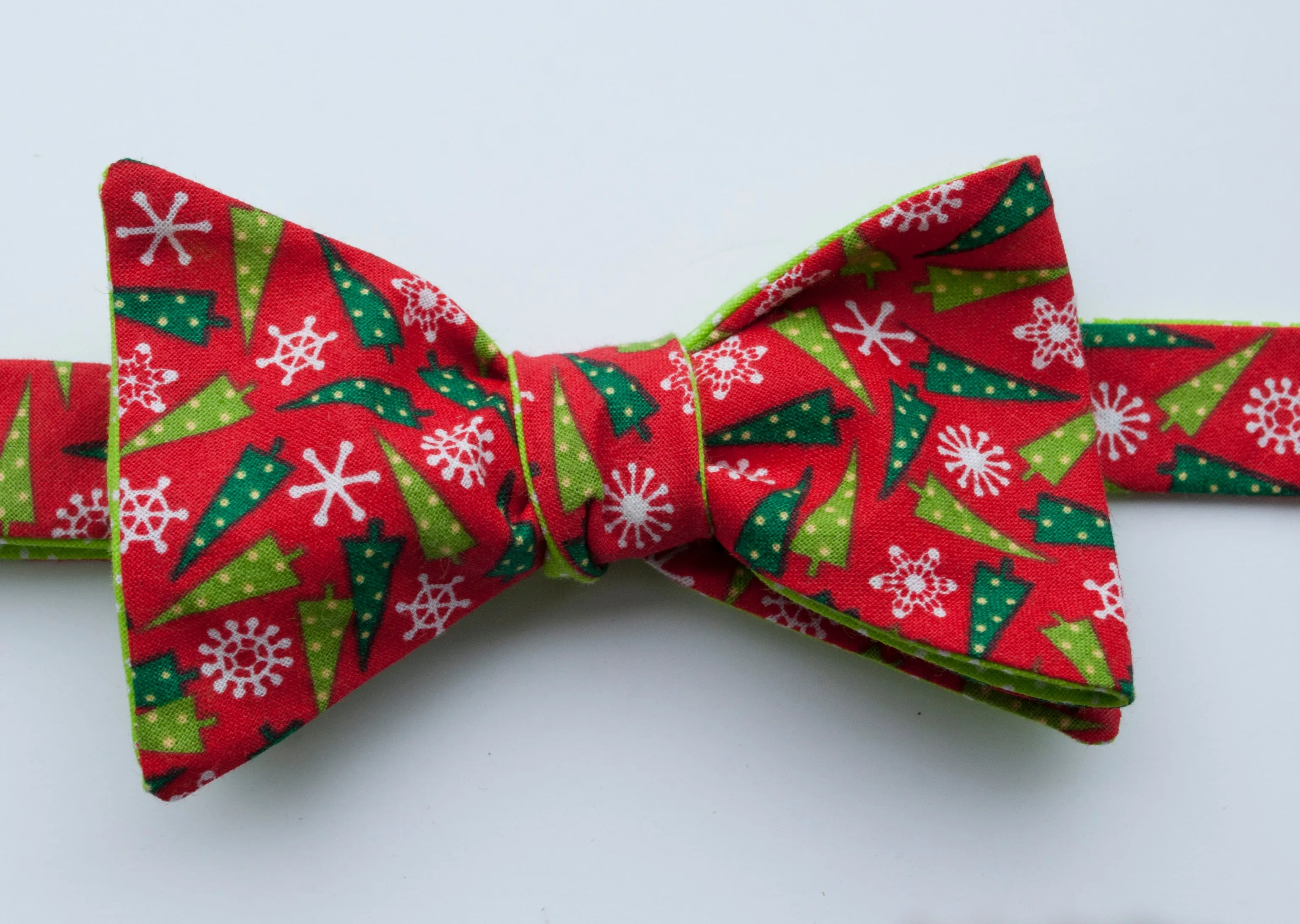Christmas Bow Ties for Dogs - Festive Patterns