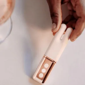Le Wand Deux Twin Motor Vibrator - Rose Gold