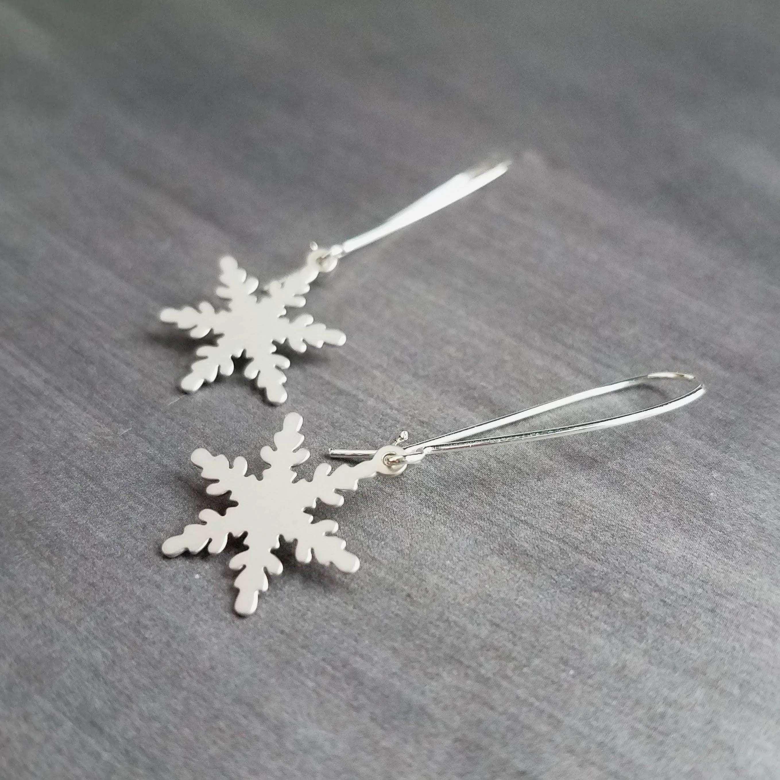 Long Silver Snowflake Earring, large snowflake earring, plain snowflake earring, simple snowflake earring, winter earring, holiday earring