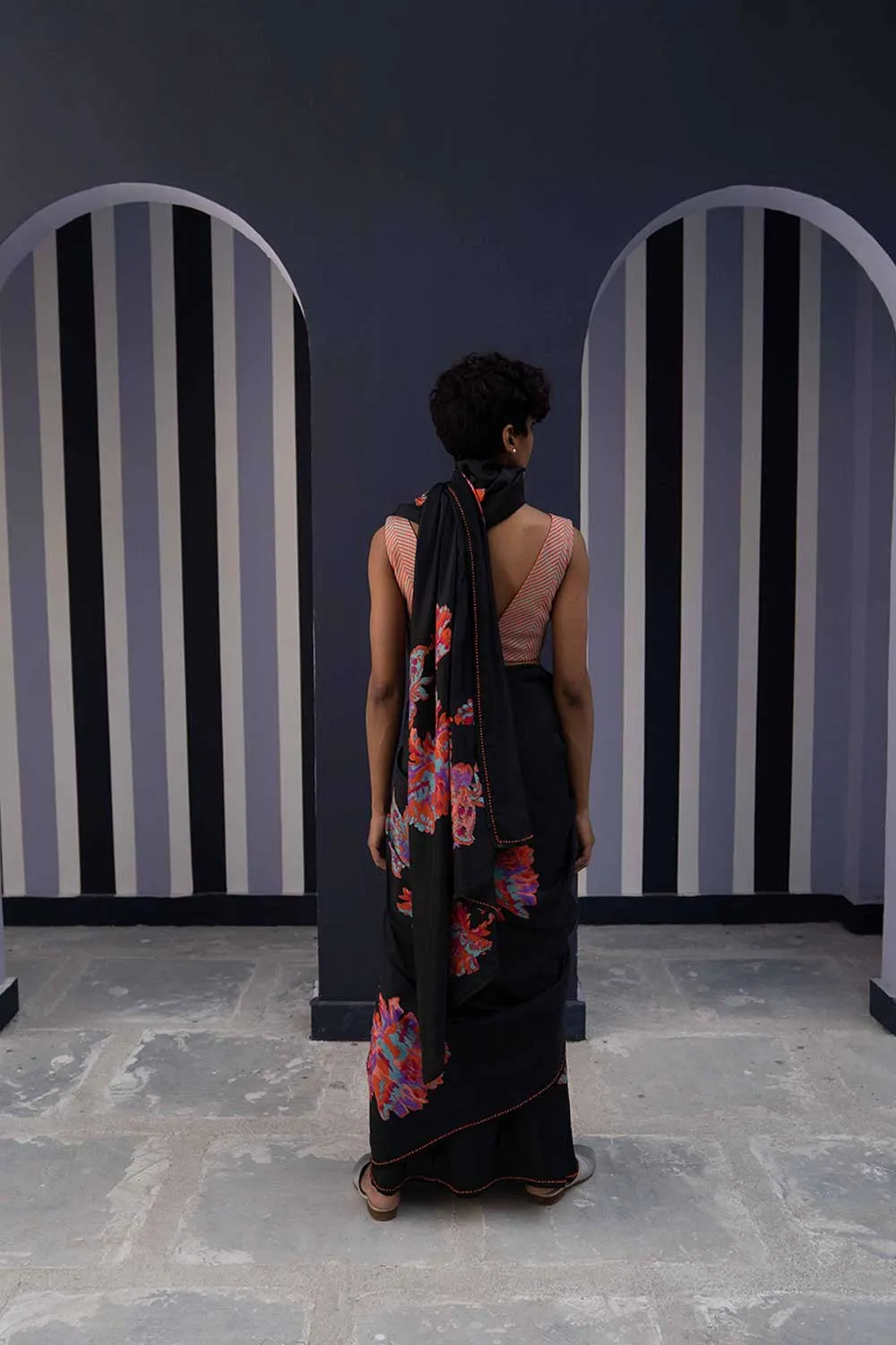 YAM   I   Espanyol TAHITI SAREE 1  (SAREE)  [BLOUSE STITCHED/ UNSTITCHED NOT INCLUDED] PURE HABUTAI SILK BLACK YAMSR27
