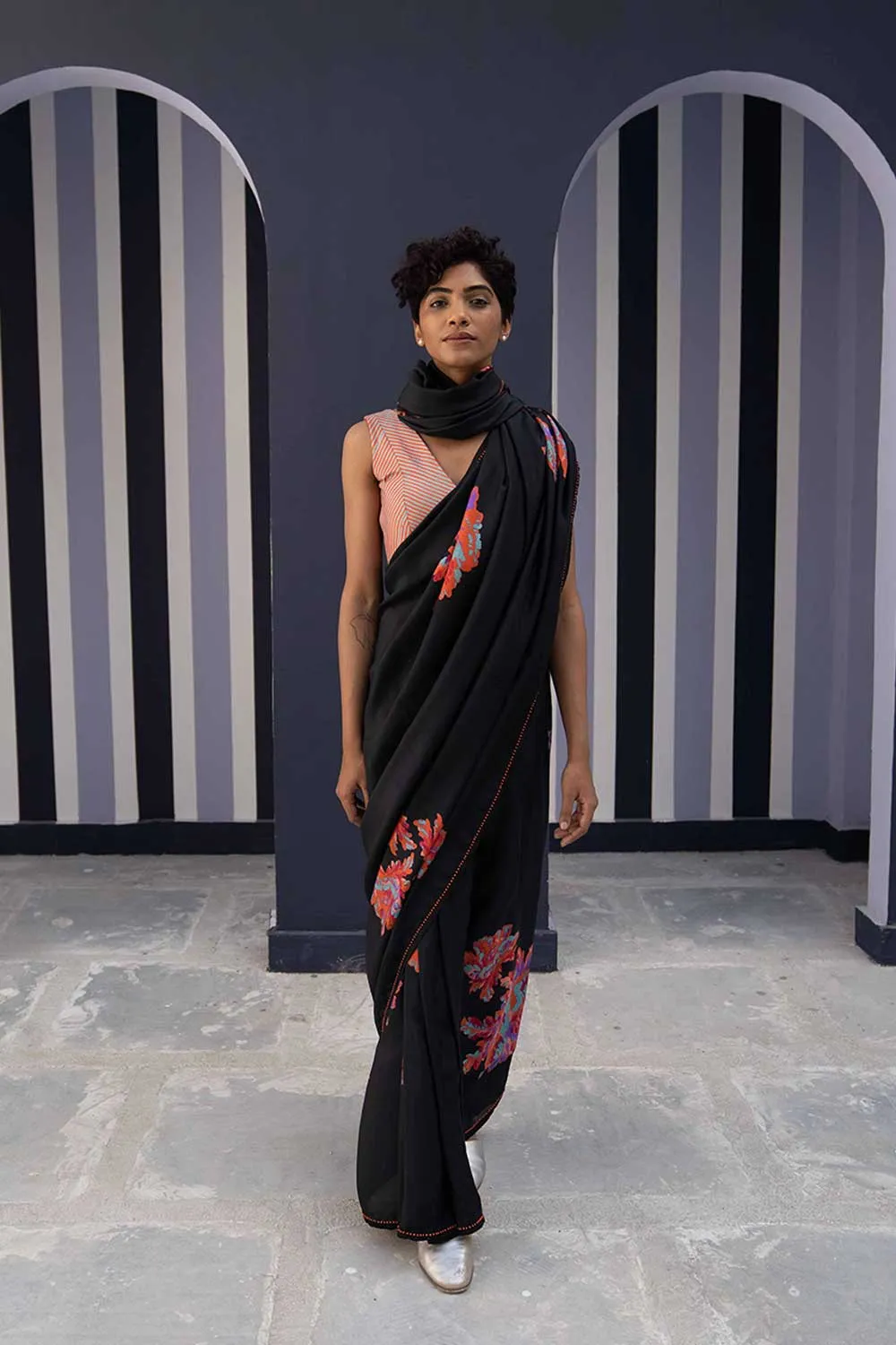 YAM   I   Espanyol TAHITI SAREE 1  (SAREE)  [BLOUSE STITCHED/ UNSTITCHED NOT INCLUDED] PURE HABUTAI SILK BLACK YAMSR27